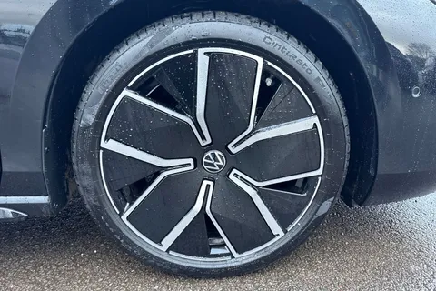 GJ75OMY Volkswagen Passat 1.5 eTSI R-Line 5dr DSG ⭐Full Leather & Black Pack, Sunroof, Winter & info Thumbnail #10