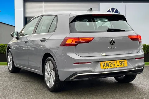 KM25LRE Volkswagen Golf 1.5 TSI 150 Style 5dr | Sat Nav | Adaptive Cruise Control Thumbnail #3