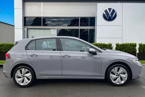 KM25LRE Volkswagen Golf 1.5 TSI 150 Style 5dr | Sat Nav | Adaptive Cruise Control Thumbnail #4