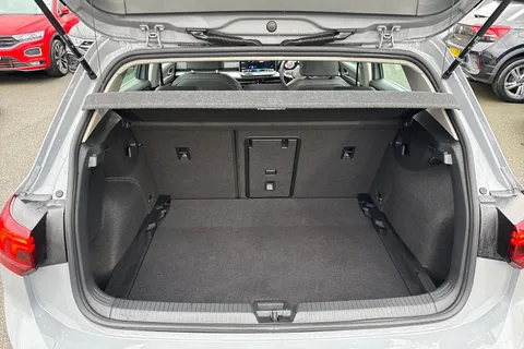 KM25LRE Volkswagen Golf 1.5 TSI 150 Style 5dr | Sat Nav | Adaptive Cruise Control Thumbnail #8