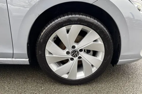 KM25LRE Volkswagen Golf 1.5 TSI 150 Style 5dr | Sat Nav | Adaptive Cruise Control Thumbnail #11