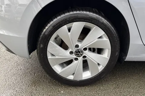KM25LRE Volkswagen Golf 1.5 TSI 150 Style 5dr | Sat Nav | Adaptive Cruise Control Thumbnail #12