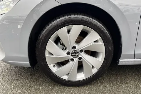 KM25LRE Volkswagen Golf 1.5 TSI 150 Style 5dr | Sat Nav | Adaptive Cruise Control Thumbnail #14