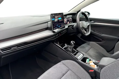 KM25LRE Volkswagen Golf 1.5 TSI 150 Style 5dr | Sat Nav | Adaptive Cruise Control Thumbnail #16