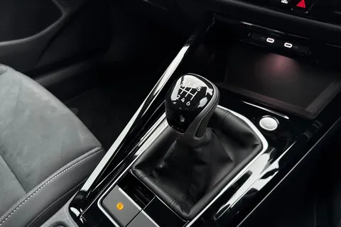 KM25LRE Volkswagen Golf 1.5 TSI 150 Style 5dr | Sat Nav | Adaptive Cruise Control Thumbnail #24