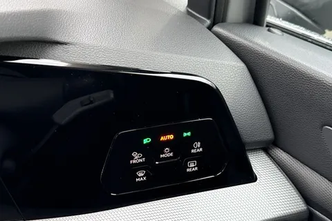 KM25LRE Volkswagen Golf 1.5 TSI 150 Style 5dr | Sat Nav | Adaptive Cruise Control Thumbnail #27