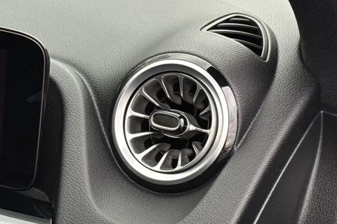 MM74EXH Mercedes-Benz Gla 200 AMG Line Premium 5dr Auto Thumbnail #33