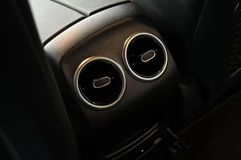 MM74EXH Mercedes-Benz Gla 200 AMG Line Premium 5dr Auto Thumbnail #37