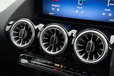 MM74EXH Mercedes-Benz Gla 200 AMG Line Premium 5dr Auto Thumbnail #46