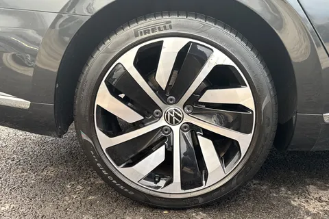 10 of 51 for VOLKSWAGEN ARTEON 2.0 TSI R-Line 5dr DSG