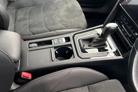 23 of 51 for VOLKSWAGEN ARTEON 2.0 TSI R-Line 5dr DSG