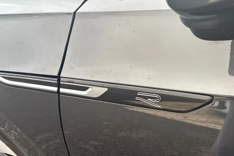 28 of 51 for VOLKSWAGEN ARTEON 2.0 TSI R-Line 5dr DSG