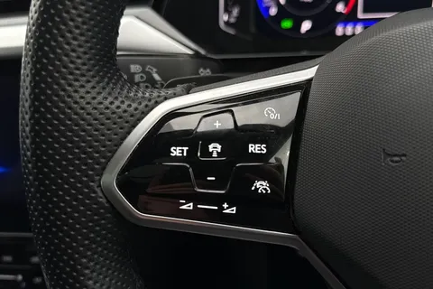 36 of 51 for VOLKSWAGEN ARTEON 2.0 TSI R-Line 5dr DSG