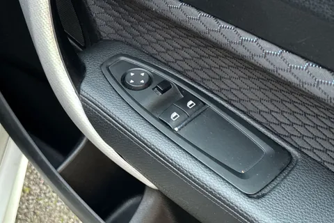 HS18GHA BMW 2 Series 1.5 218i M Sport Euro 6 (s/s) 2dr Thumbnail #22