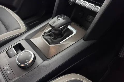 CP74FAK Volkswagen Amarok D/Cab Pick Up Style 2.0 TDI 205 4MOTION Auto Thumbnail #21