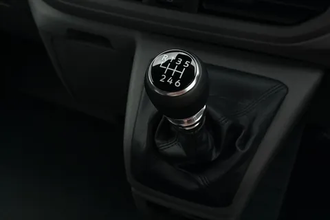 DC75FVO Volkswagen Transporter T28 Panel Van Commerce Pro SWB 150 PS 2.0 TDI 6sp Manual -  Delivery Miles Thumbnail #23