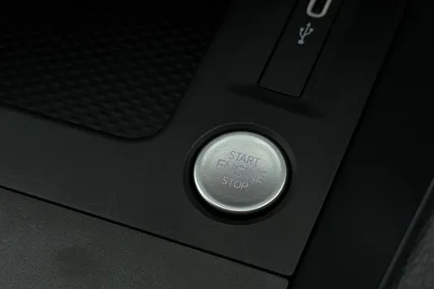 DC75LDU Volkswagen Caddy 2.0 TDI 102PS Commerce Pro Van [Tech Pack] Thumbnail #34