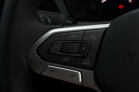 DC75LDU Volkswagen Caddy 2.0 TDI 102PS Commerce Pro Van [Tech Pack] Thumbnail #37