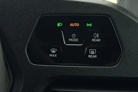 DC75LDU Volkswagen Caddy 2.0 TDI 102PS Commerce Pro Van [Tech Pack] Thumbnail #41