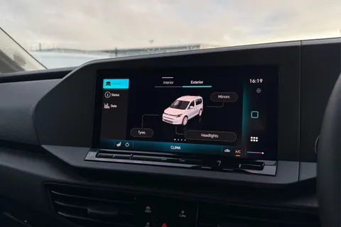 DC75LDU Volkswagen Caddy 2.0 TDI 102PS Commerce Pro Van [Tech Pack] Thumbnail #51