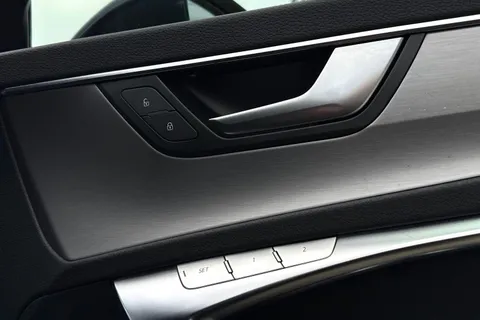 44 of 64 for Audi A6 Avant 2.0 TFSI 45 S line S Tronic quattro Euro 6 (s/s) 5dr