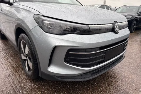  Volkswagen Tiguan 1.5 eTSI MHEV Match DSG Euro 6 (s/s) 5dr Thumbnail #8