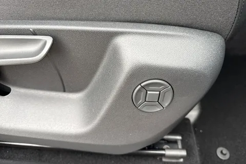  Volkswagen Tiguan 1.5 eTSI MHEV Match DSG Euro 6 (s/s) 5dr Thumbnail #31