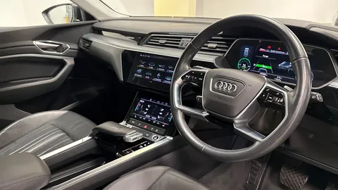 6 of 10 for Audi e-tron Technik 50 quattro 230,00 kW