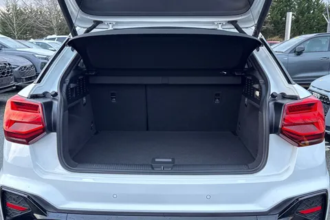 DN71TXE Audi Q2 Black Edition 35 TFSI 150 PS 6-speed Thumbnail #8