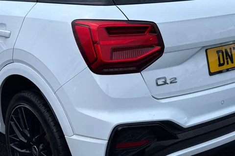 DN71TXE Audi Q2 Black Edition 35 TFSI 150 PS 6-speed Thumbnail #9