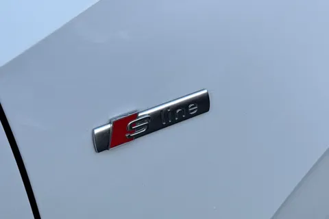 DN71TXE Audi Q2 Black Edition 35 TFSI 150 PS 6-speed Thumbnail #42