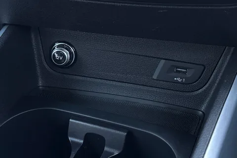 DN71TXE Audi Q2 Black Edition 35 TFSI 150 PS 6-speed Thumbnail #51