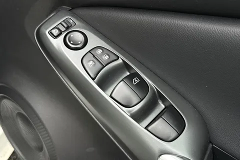 NV25BYK Nissan Juke 1.0 DiG-T Acenta Premium 5dr DCT Thumbnail #24