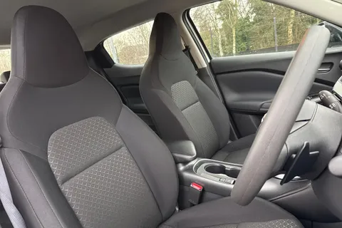 NV25BYK Nissan Juke 1.0 DiG-T Acenta Premium 5dr DCT Thumbnail #25