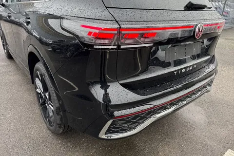  Volkswagen Tiguan 2.0 TDI R-Line DSG Euro 6 (s/s) 5dr Thumbnail #7