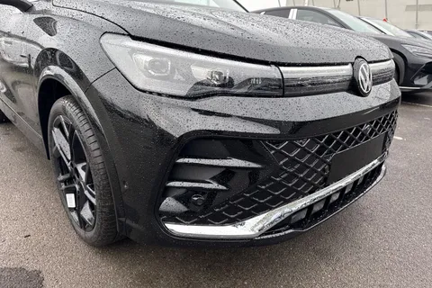  Volkswagen Tiguan 2.0 TDI R-Line DSG Euro 6 (s/s) 5dr Thumbnail #8