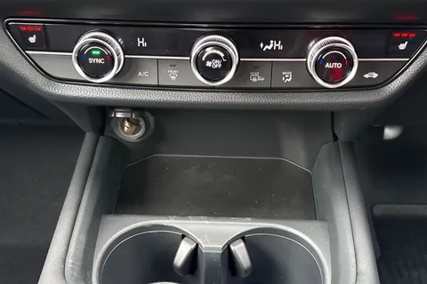 RX75ULU Honda ZR-V 2.0 eHEV Elegance 5dr CVT Thumbnail #22