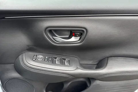 RX75ULU Honda ZR-V 2.0 eHEV Elegance 5dr CVT Thumbnail #24