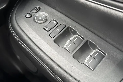 RX75ULU Honda ZR-V 2.0 eHEV Elegance 5dr CVT Thumbnail #36