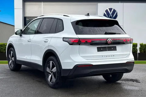 Volkswagen Tiguan 2.0 TDI Match DSG Euro 6 (s/s) 5dr Thumbnail #2