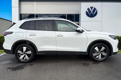 Volkswagen Tiguan 2.0 TDI Match DSG Euro 6 (s/s) 5dr Thumbnail #3