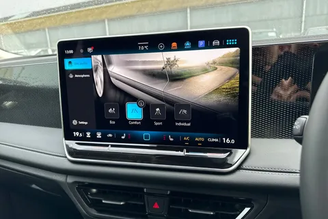 Volkswagen Tiguan 2.0 TDI Match DSG Euro 6 (s/s) 5dr Thumbnail #47