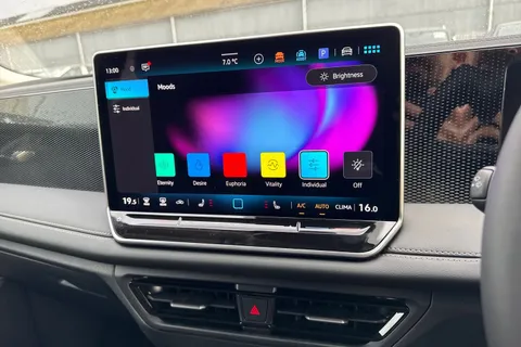 Volkswagen Tiguan 2.0 TDI Match DSG Euro 6 (s/s) 5dr Thumbnail #48