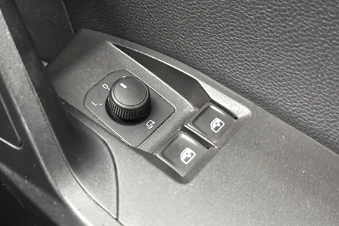 32 of 41 for SEAT Ibiza 1.0 TSI FR Sport Euro 6 (s/s) 5dr GPF