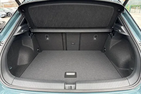  Volkswagen T-Roc 1.0 TSI Style Design Euro 6 (s/s) 5dr Thumbnail #6