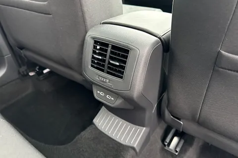  Volkswagen T-Roc 1.0 TSI Style Design Euro 6 (s/s) 5dr Thumbnail #30