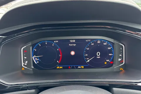  Volkswagen T-Roc 1.0 TSI Style Design Euro 6 (s/s) 5dr Thumbnail #33