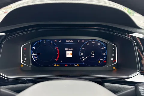  Volkswagen T-Roc 1.0 TSI Style Design Euro 6 (s/s) 5dr Thumbnail #38