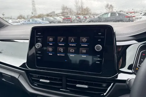  Volkswagen T-Roc 1.0 TSI Style Design Euro 6 (s/s) 5dr Thumbnail #42