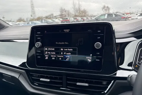  Volkswagen T-Roc 1.0 TSI Style Design Euro 6 (s/s) 5dr Thumbnail #44